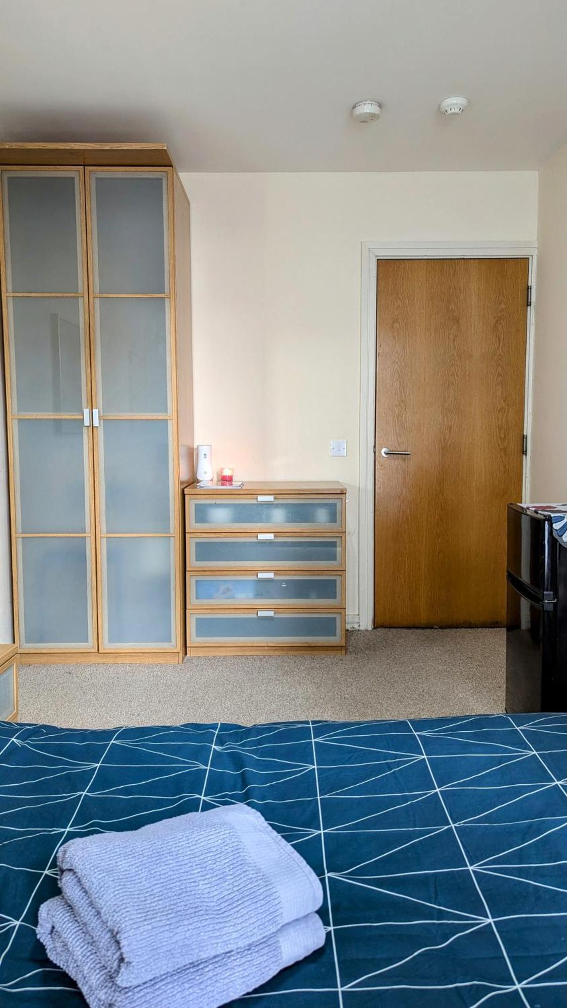 Cozy Bedroom In Centre Apartment Birmingham
